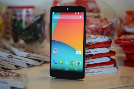 LG Nexus 5 ra mắt với cấu hình “khủng”, chạy Android 4.4 KitKat - 2 Với mật độ điểm ảnh 445ppi, Nexus 5 là một sự nâng cấp đáng kể từ thế hệ Nexus 4 (320ppi).