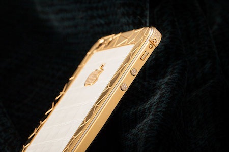 Cận cảnh iPhone 5S chế tác mạ vàng bọc da cá sấu tại Việt Nam - 3 Cận cảnh iPhone 5S chế tác mạ vàng bọc da cá sấu tại Việt Nam