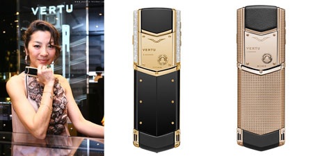 Vertu “áp đảo” thị trường điện thoại siêu sang dành cho người nổi tiếng - 2 Dàn diễn viên “đình đám”: Dương Tử Quỳnh - Rosie Huntington - Uma Thurman (từ trái qua)