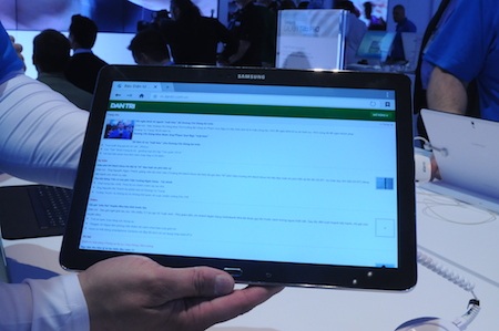 Camera 8 megapixel giống với phiên bản Galaxy NotePro.