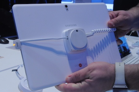 Chức năng MultiView cho phép người dùng mở 4 cửa sổ cùng một lúc trên màn hình