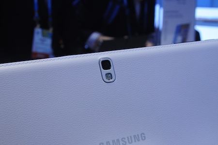 Camera 8 megapixel giống với phiên bản Galaxy NotePro.