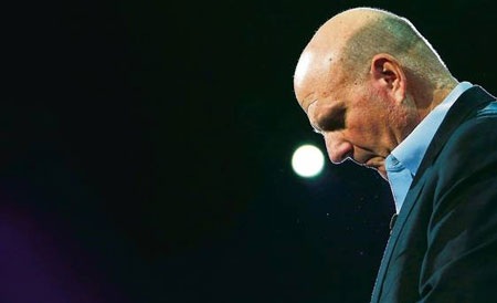 Steve Ballmer nuối tiếc vì nhỡ “chuyến tàu” di động - 1 Steve Ballmer đã ước được trở lại 10 năm trước.