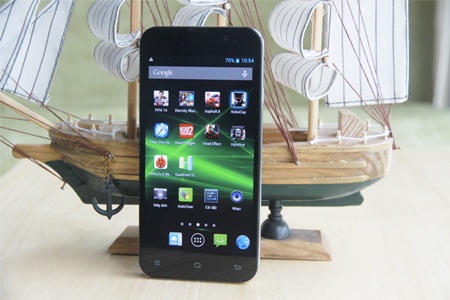 HKPhone chính thức bán ra Revo LEAD8 giá 6,5 triệu đồng - 2 Revo LEAD8 là smartphone hiếm hoi sử hữu vi xử lý 8 nhân trong tầm giá dưới 7 triệu.