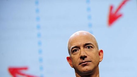 Amazon CEO Jeff Bezos tại một buổi họp báo ở Mỹ.