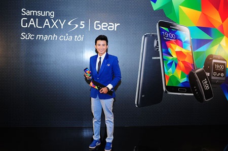 Galaxy S5 chính thức bán với giá 15,99 triệu đồng từ ngày 11/4 - 6 Quốc Phan