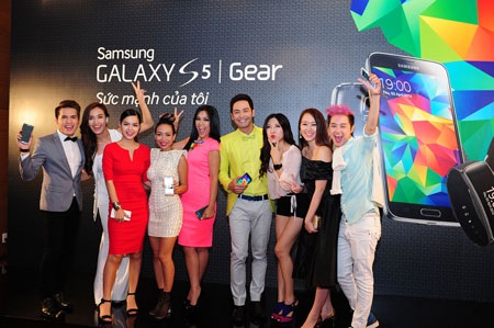 Galaxy S5 chính thức bán với giá 15,99 triệu đồng từ ngày 11/4 - 7 Quốc Phan