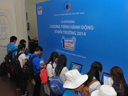 Bắt đầu từ những hành động nhỏ - 4 Các bạn trẻ đang cùng hành động trên trang web của Chương trình