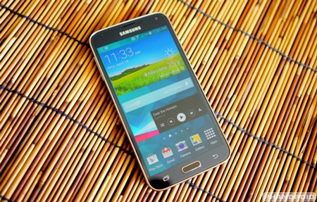 10 triệu Galaxy S5 bán ra thị trường trong 25 ngày - 1 Galaxy S5 lập kỷ lục mới với 10 triệu máy bán ra trong 25 ngày.