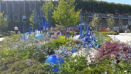 Thăm vườn thuỷ tinh Chihuly độc nhất vô nhị trên đất Mỹ - 12 Mỗi khu vườn đượţ thiết kế theo từng chủ đề và các màu sắc khác nhau.