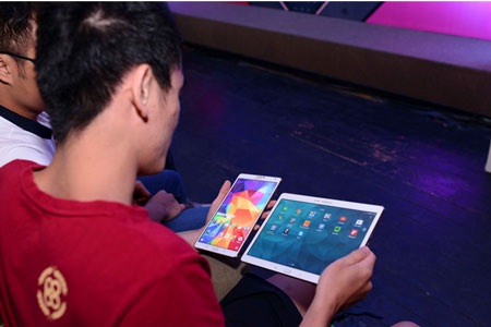 Dân công nghệ trải nghiệm sớm máy tính bảng Galaxy Tab S - 5 Galaxy Tab S có khả năng đồng bộ với điện thoại