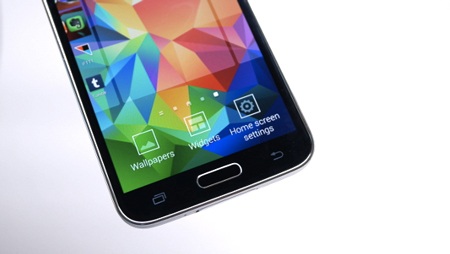 Samsung chuẩn bị tung Galaxy Alpha cao cấp đối đầu iPhone 6 - 1 Galaxy Alpha sẽ là smartphone cao cấp, lai giữa Galaxy S5 và Galaxy Note.