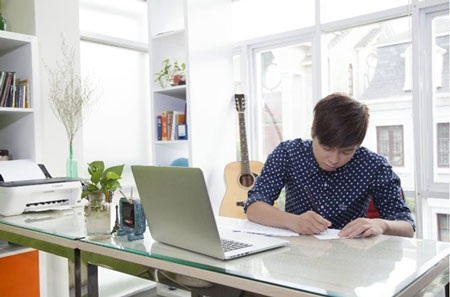 Âm nhạc của tôi là nhặt nhạnh lòng mình - 3 Việc máy in nhanh hay
chậm có tác động gì đến cảm xúc và quá trình sáng tác của anh?