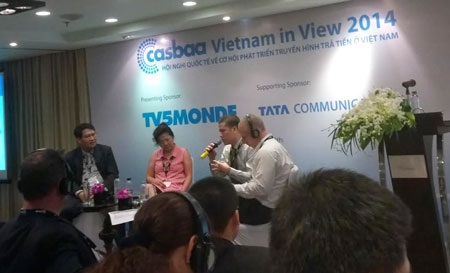 Truyền hình trả tiền tại Việt Nam: Cần cơ chế cấp bách! - 1 Các chuyên gia trong lĩnh vực truyền hình trả tiền trả lời tham luận tại Hội nghị.