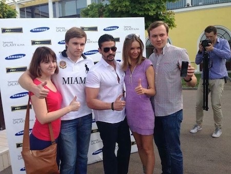 Điện thoại vỏ kim loại Galaxy Alpha chưa ra mắt đã xuất hiện tại Nga