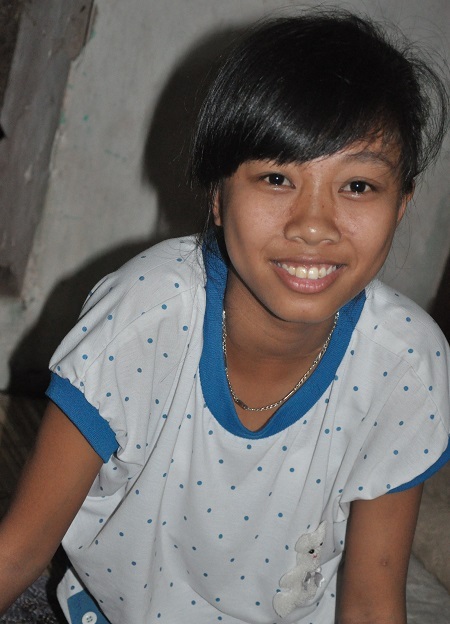 Nụ cười đã nở trên môi cô bé Huyền.