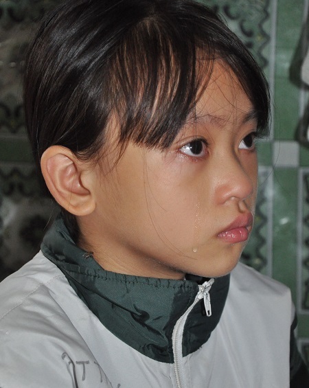 Không có bố bên cạnh, bé My chỉ có mẹ là chỗ dựa nhưng mẹ lại bệnh nặng.