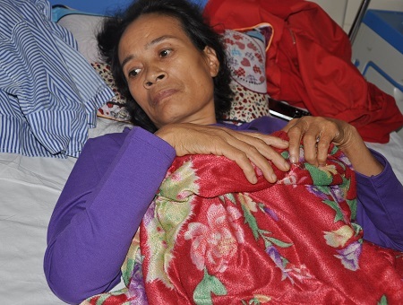 Được sự giúp đỡ của bạn đọc Dân trí, cô Hường đã có tiền lên viện K điều trị.