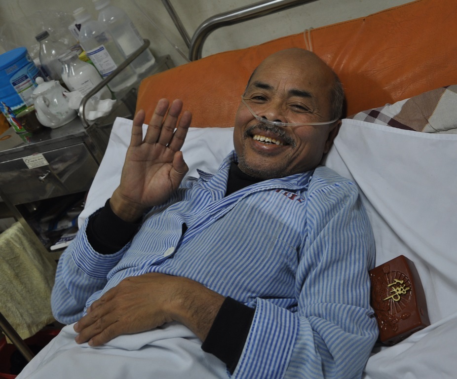 Anh bày tỏ nỗi xúc động khi được mọi người quan tâm, động viên và chia sẻ cùng gia đình.