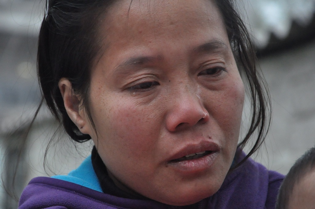 Mỗi lần nhìn con, ruột gan chị như bị ai cắt mất.