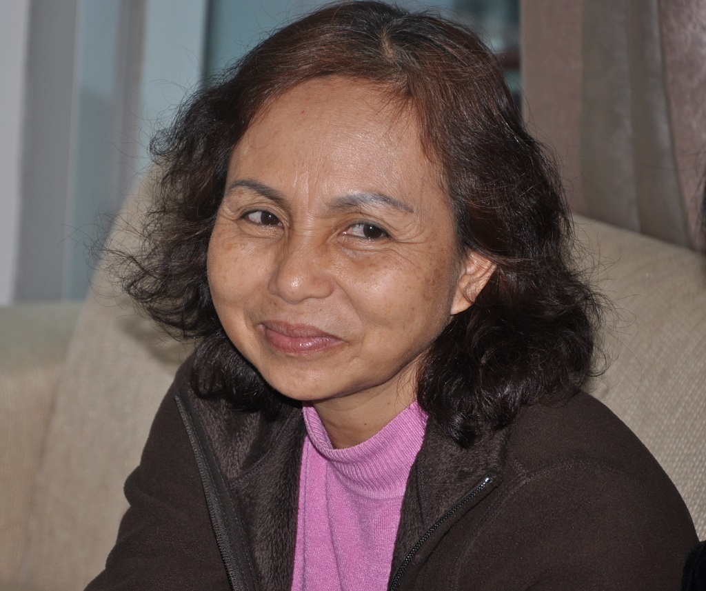 Nhìn sức khỏe của chồng khá hơn, chị Lan (vợ nghệ sĩ Hán Văn Tình) gửi lời cám ơn đến mọi người.