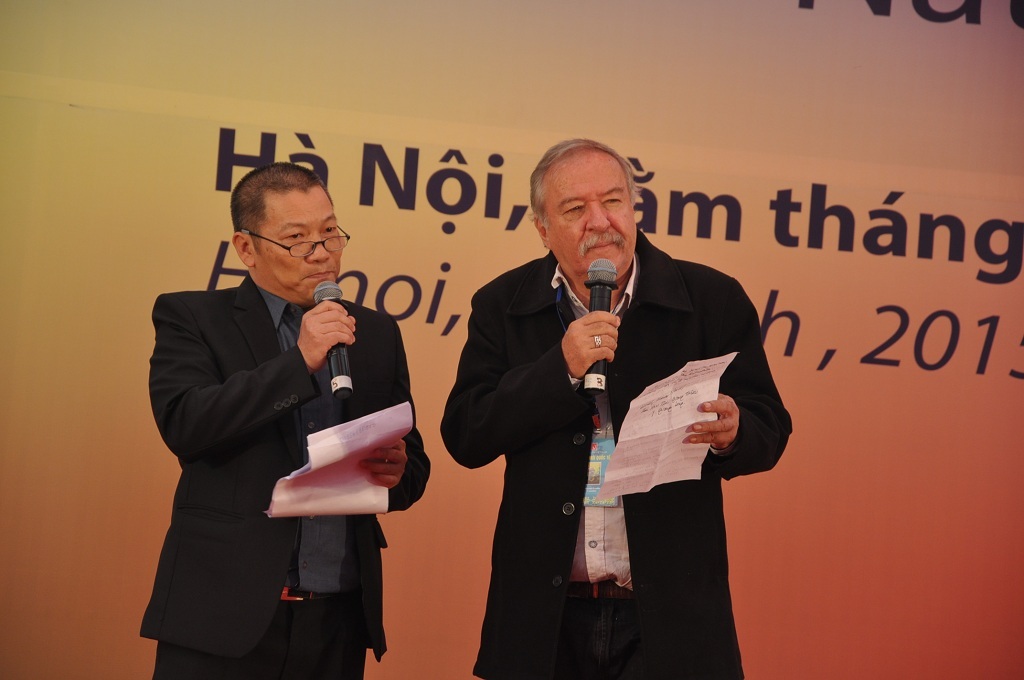 Buổi đọc thơ với sự góp mặt của các nhà thơ nước ngoài.