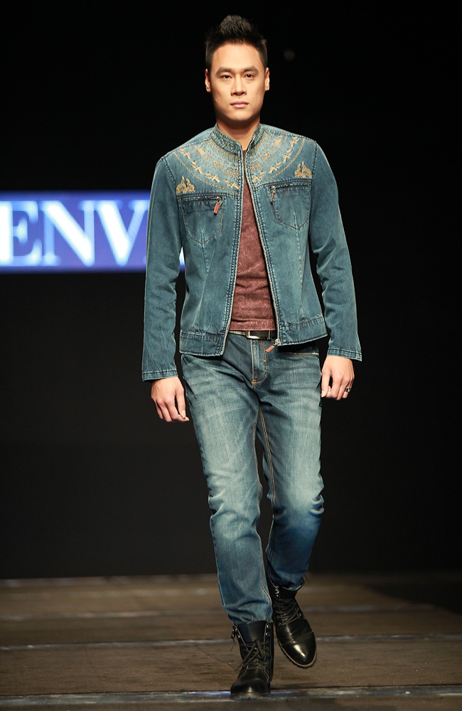 Họa tiết Trống đồng được thuê nổi bật trên từng sản phẩm.