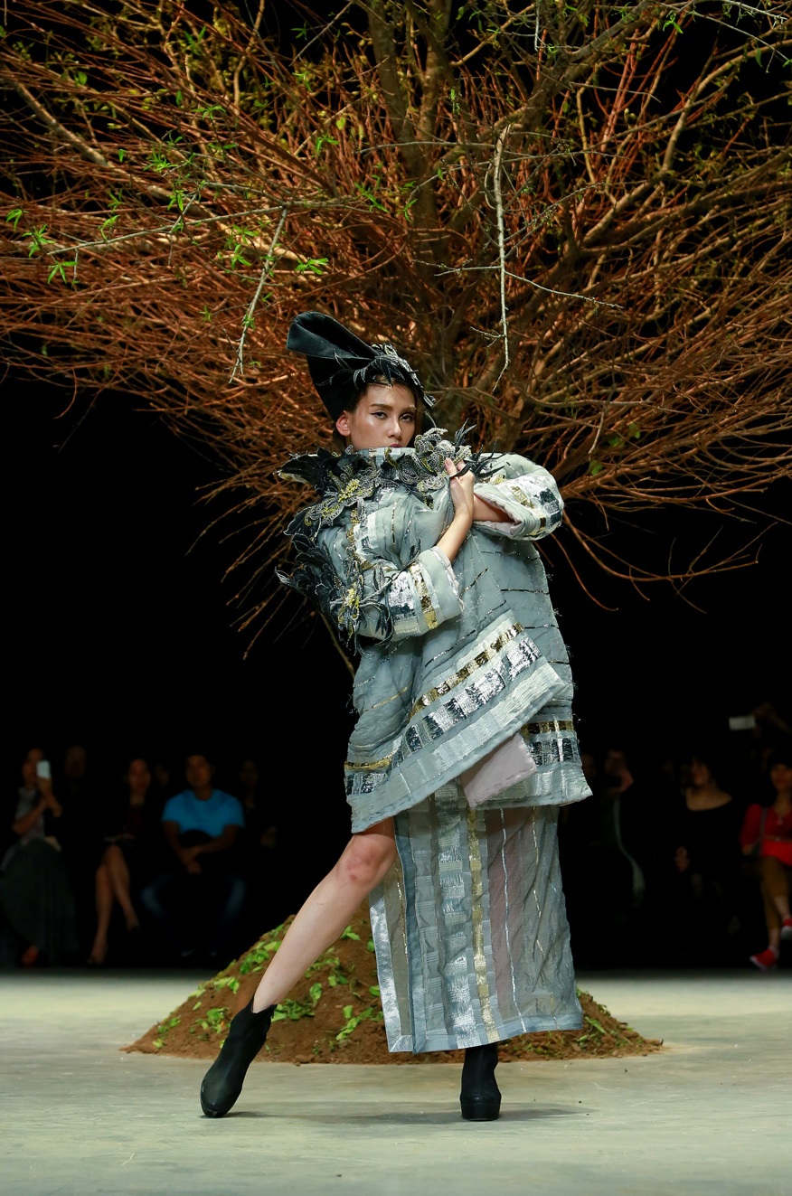 Nỗi nhớ mùa đông da diết trong đêm diễn Haute Couture - 10 P.O