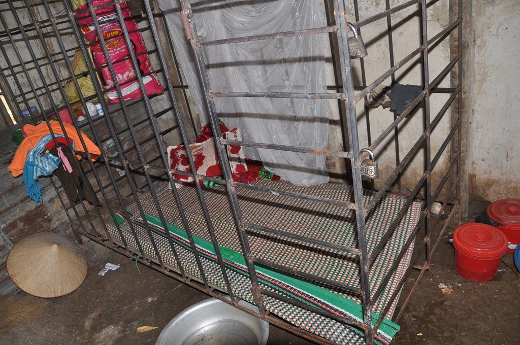 Bà Phạm Thị Mai- Chủ tịch hội chữ thập đỏ xã Ngọc Thiện xác nhận về bệnh tình của chị Huệ.