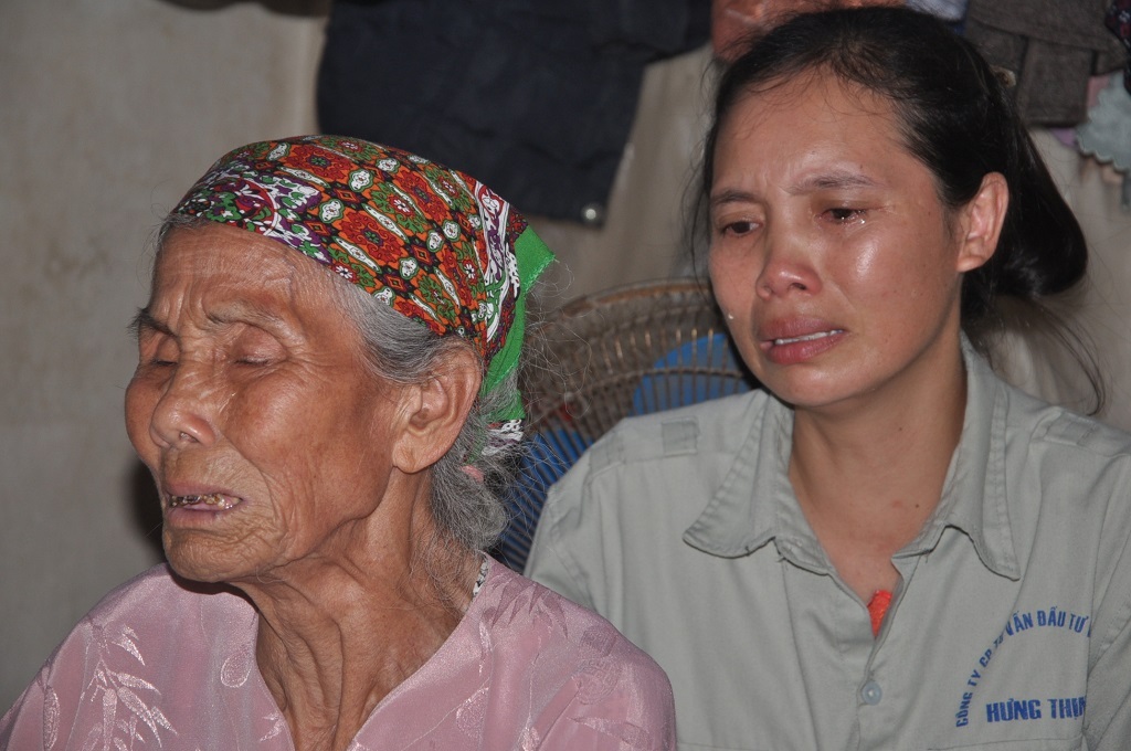 Gia đình nghèo khó, mẹ và vợ bất lực nhìn anh Thật chết dần, chết mòn.