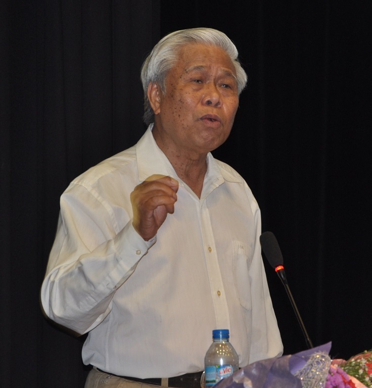 Nhà thơ Vũ Quần Phương có những nhận xét hóm hỉnh về cuốn tiểu thuyết.