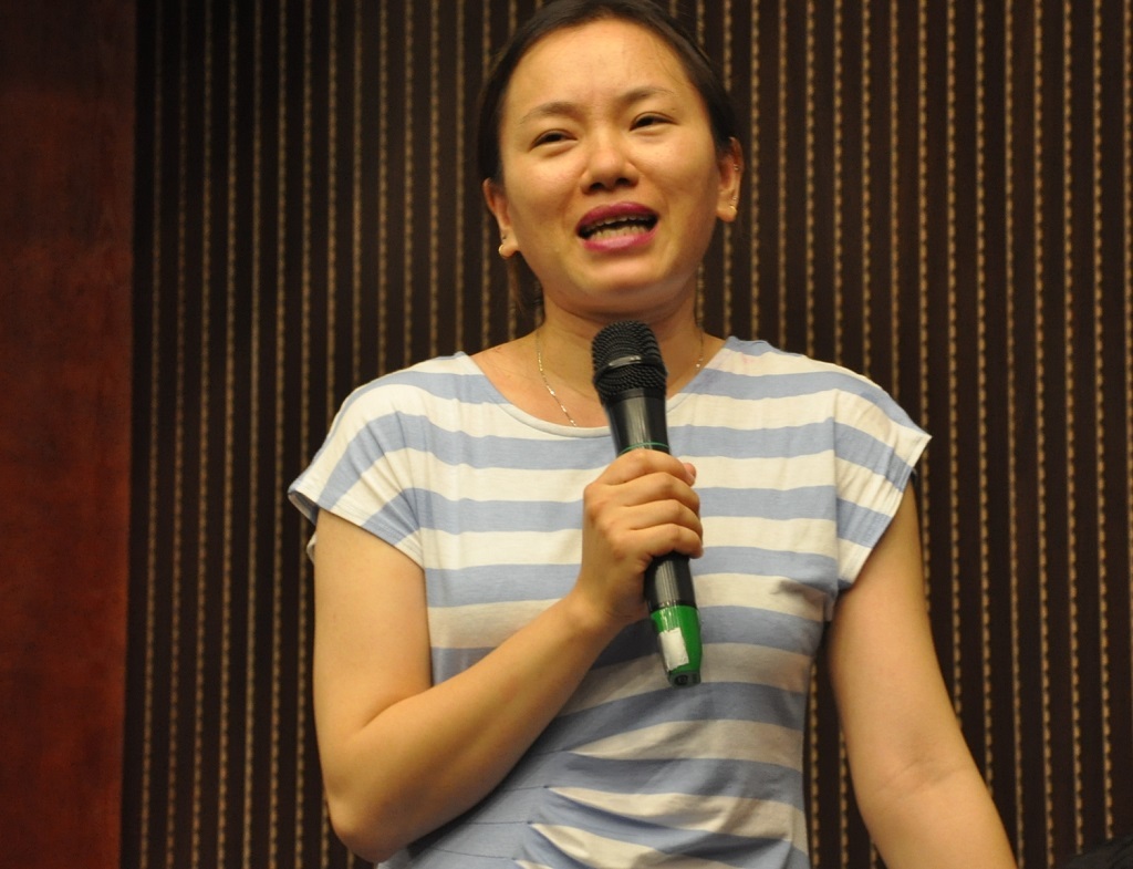 Nhà thơ trẻ Vi Thị Thùy Linh cũng có mặt.