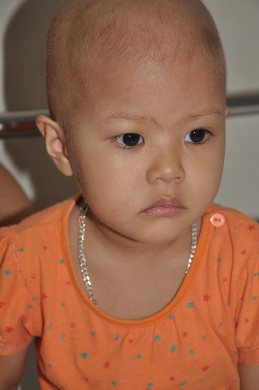 Chị bảo sẽ không đi chữa bệnh nữa để dồn vào chữa bệnh cho con thôi.