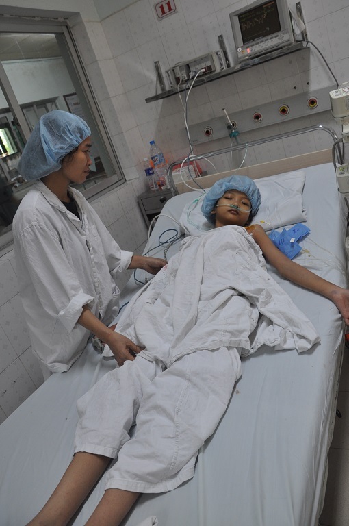 Nếu bé Mai không được tiến hành ca mổ, chắc chắn bé sẽ không còn.