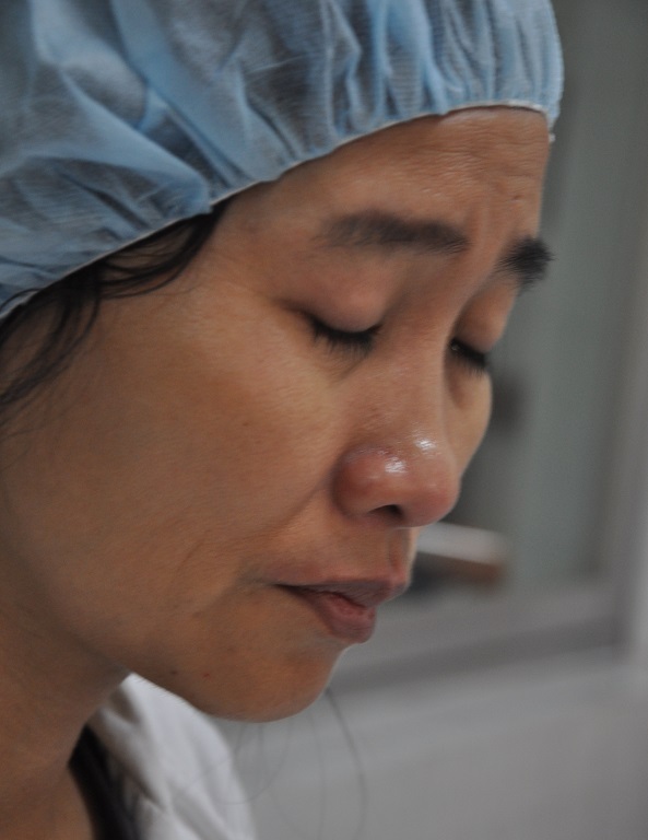 Muốn cho con 1 cơ hội sống nhưng chị Lan bất lực không thể làm được gì.