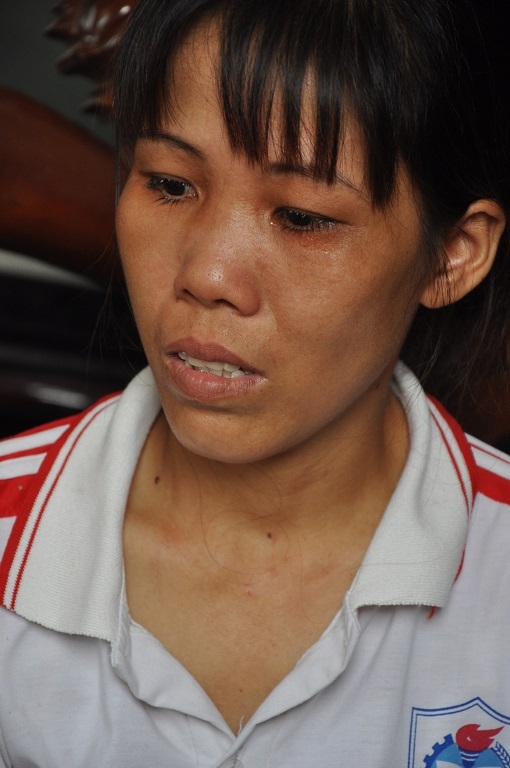 Mẹ của em ngẩn ngơ không tin rằng con đã không còn nữa.