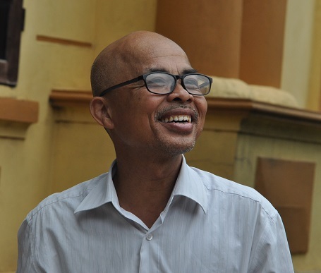 Bà con vui vẻ được gặp chú Quềnh ngoài đời mạnh khỏe.