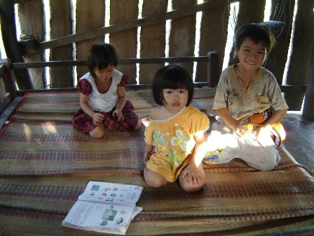 Những đứa trẻ tự học, tự chơi