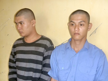 Hai đối tượng hiếp dâm tại cơ quan công an