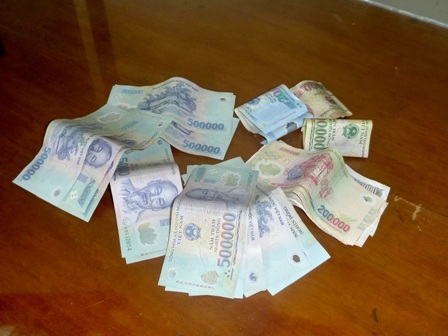 Số tiền Đào vừa trộm vàng bán được chưa tiêu xài đã bị bắt giữ