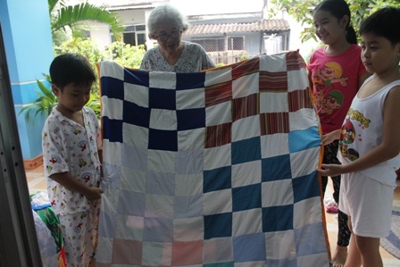 Chiếc mền tặng người nghèo
