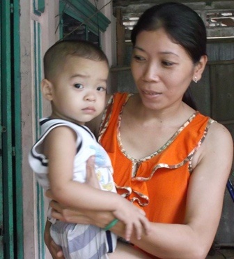 Cháu Khang bên mẹ sau vụ bắt cóc thế cho người tình của N.