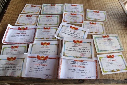 Dù phải chống chọi lại căn bệnh ung thư nhưng thành tích học tập của Nghị rất ấn tượng