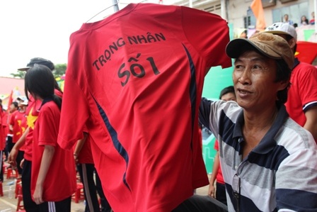 Cổ động viên cuồng khi Nhân đoạt vòng nguyệt quế