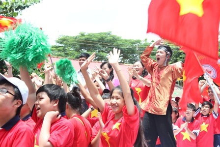 Cổ động viên cuồng khi Nhân đoạt vòng nguyệt quế