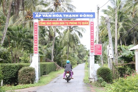 Làng quê nghèo xã Hương Mỹ giờ có nhiều con em thành tài nhờ mượn tiền đi học.