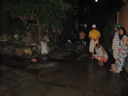 Người dân khu phố 6 bàng hoàng khi chứng kiến vụ việc