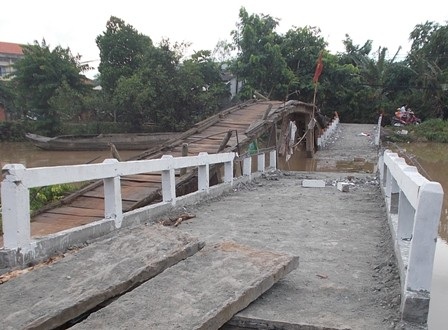 Cầu đổ sập trước ngày khánh thành: Do thi công sai thiết kế