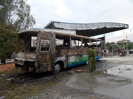 Chiếc xe bị cháy chỉ còn trơ khung