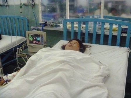 Bệnh nhân Nhiệm đang cấp cứu tại bệnh viện